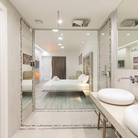 Max - Art Gallery Otel 4*