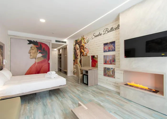 Max - Art Gallery
