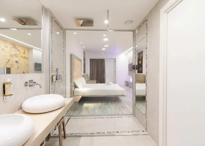 Hotel Max - Art Gallery