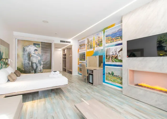 Max - Art Gallery Hotel